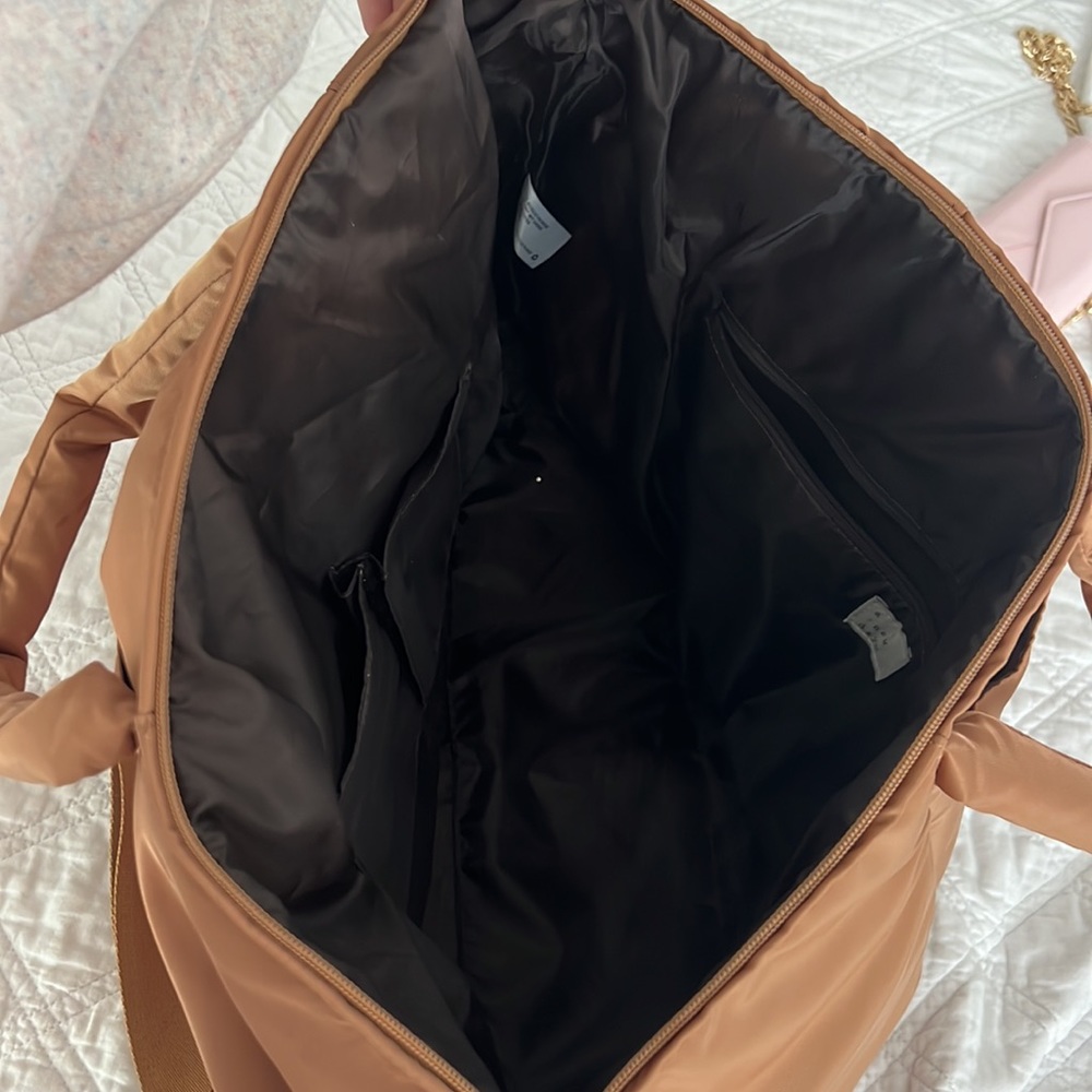 Tan Weekender - Picture 4 of 4